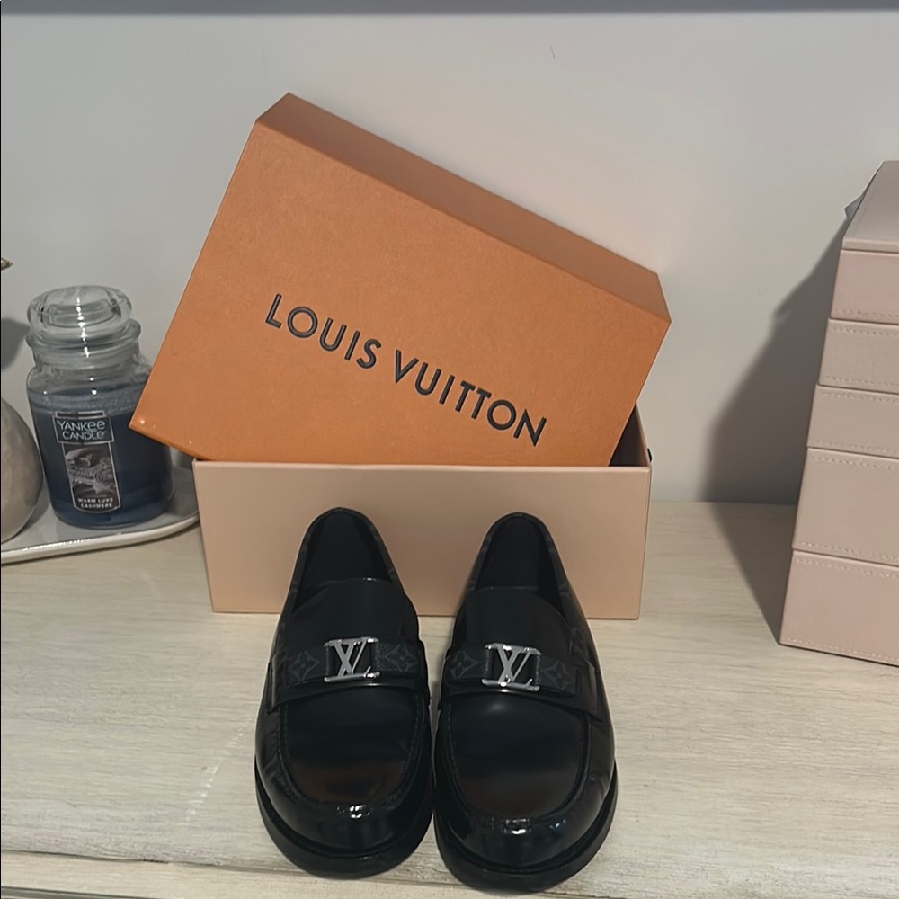 Louis Vuitton Men's Shoe - Picture 2 of 8